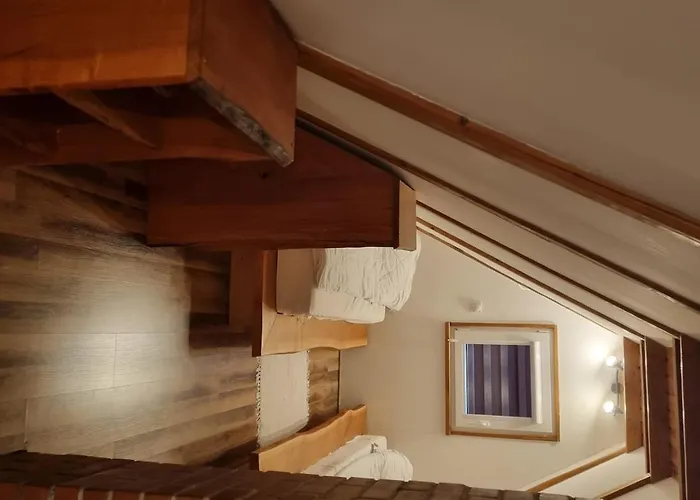 Dunja Chalet, 亚霍里纳