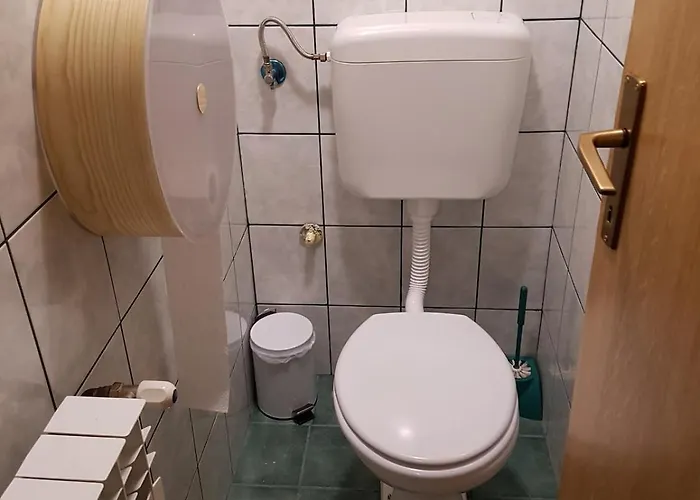 Dunja Chalet, 亚霍里纳