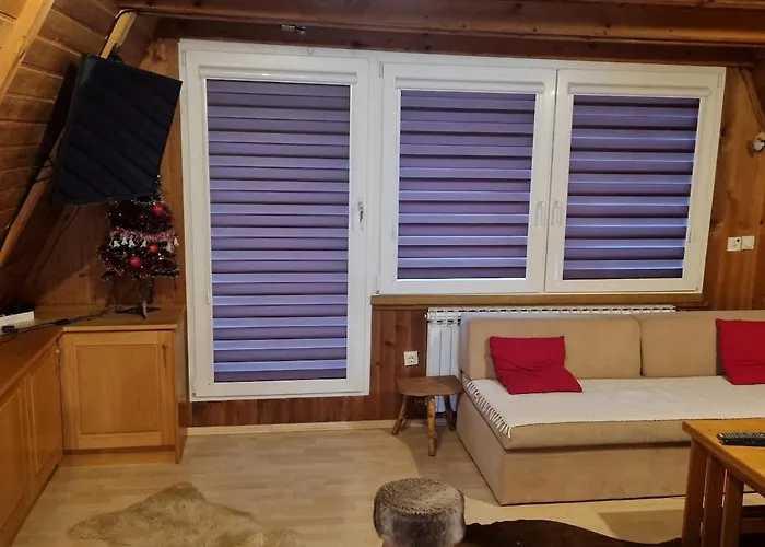 Dunja Chalet, 亚霍里纳