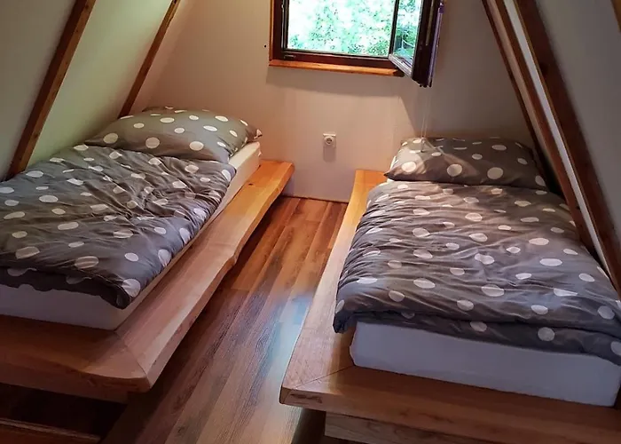 Dunja Chalet, 亚霍里纳